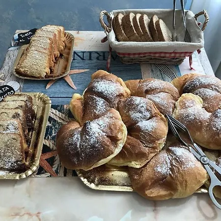 Bed & Breakfast Meuble Casa Mannini 3*