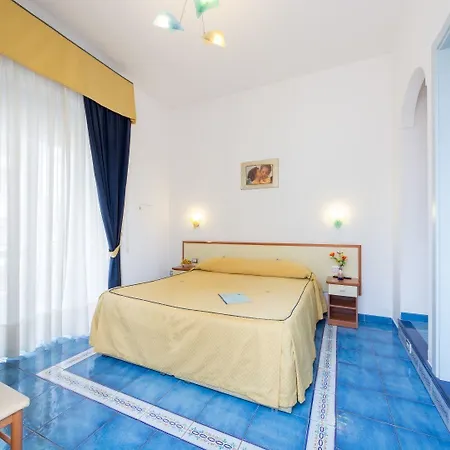 فندق مبيت وإفطار Meuble Casa Mannini 4*
