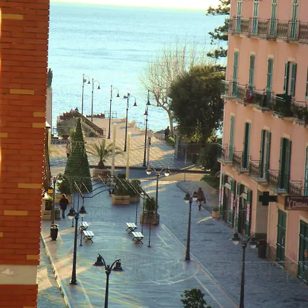 Bed and breakfast Meuble Casa Mannini 4*