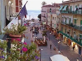 Bed and breakfast Meuble Casa Mannini 4*